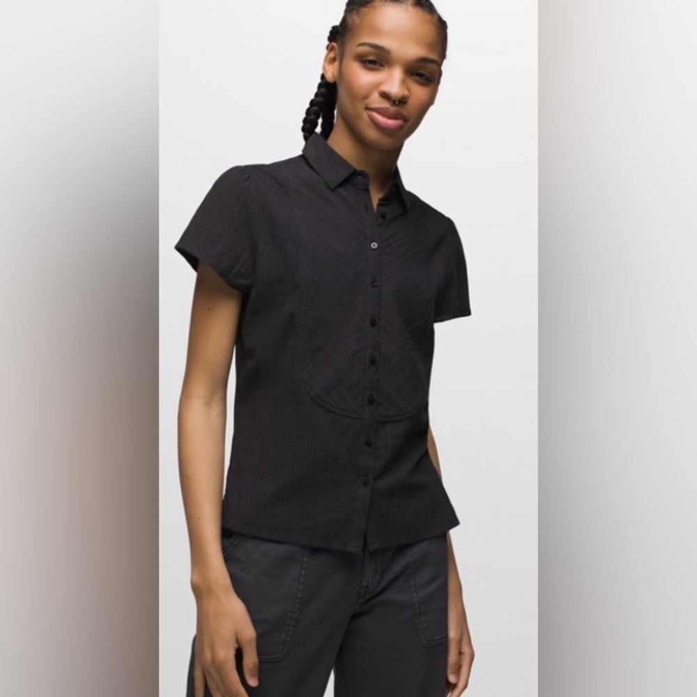 prAna Katya short sleeve shirt. Small. Black with textured a.accent. NWT.
